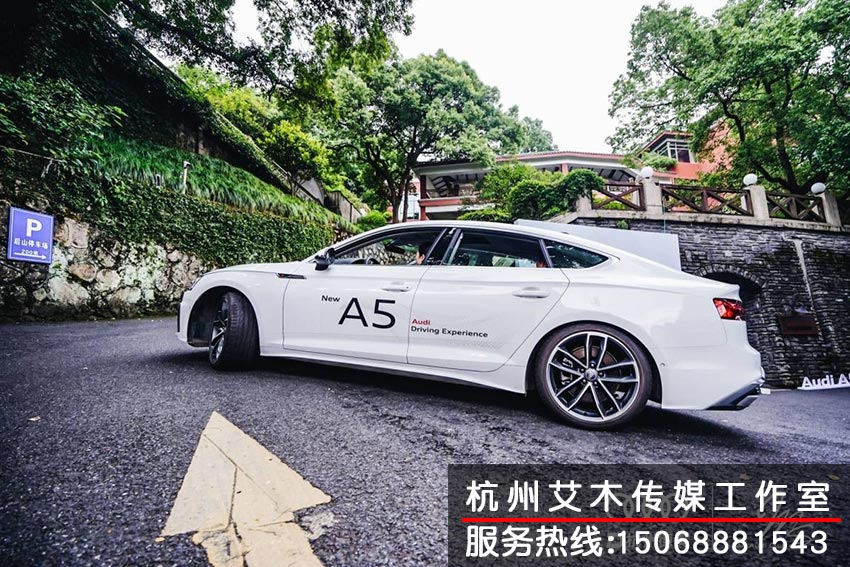 1630149395741521.jpg 奥迪A5汽车侧面展示