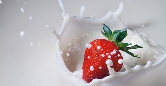 1652342107801440.jpg 美丽的水花牛奶摄影创意技巧